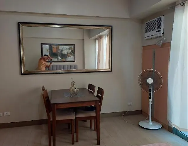 Two Palm Tree Newport 1 Pasay Aparthotel